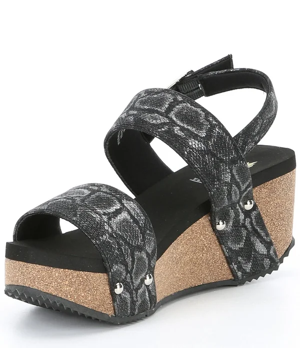 Volatile Summer Love Womens Faux Leather Snake Embossed Wedge Sandals, White