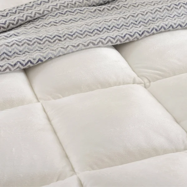 Cheer Collection Microplush Luxurious Alternative Down Mattress Pad - Topper and Protector (White - Twin)