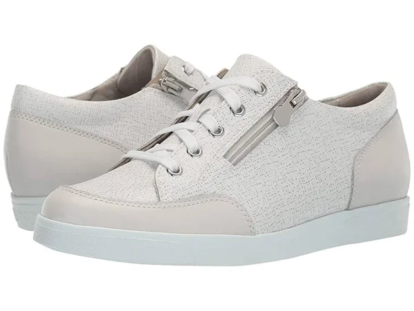 Women's Munro Gabbie Sneaker, Size 5 M - White