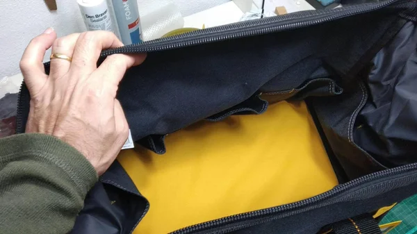 DeWalt Dg5543 16 in. 33 Pocket Tool Bag