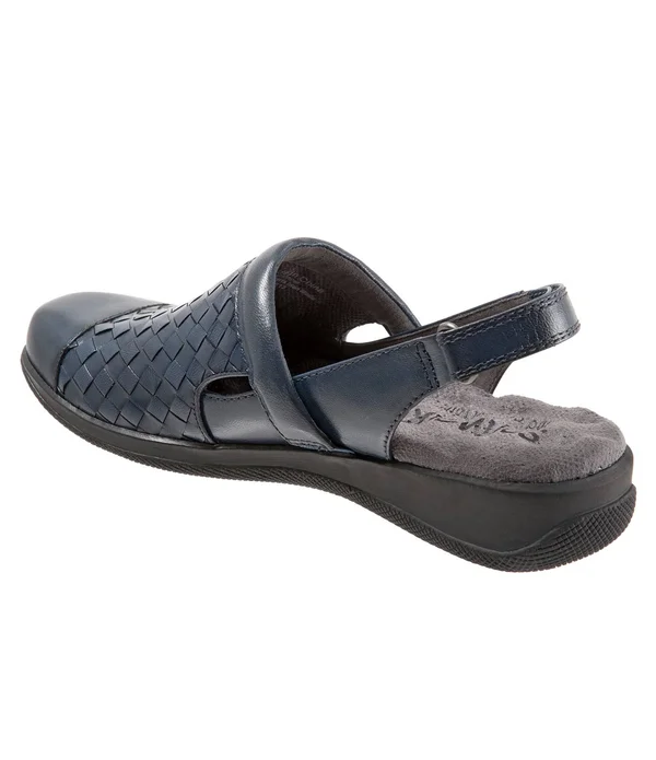 Women's Softwalk Salina Woven Navy Denim - in Size 7