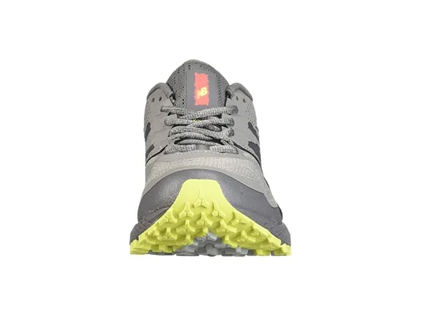 New Balance Summit Q.O.M. Shoe - Women's Trail Running