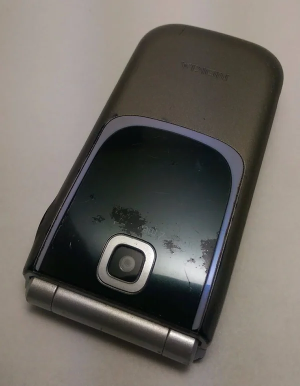 Nokia 7020 Grafite Sbloccato GSM quadband Bluetooth Flip Worldphone