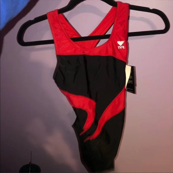 TYR Alliance T - Splice Maxfit Women's Swimsuit Black/Red 34