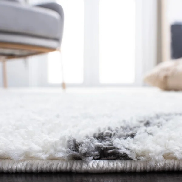 Safavieh Clearance August Shag AUG582F Ivory Rug - 6&7x22x6&7x22 - Round