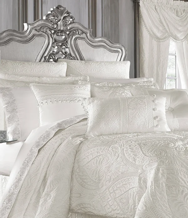 J Queen New York Bianco Comforter Set - White - Queen