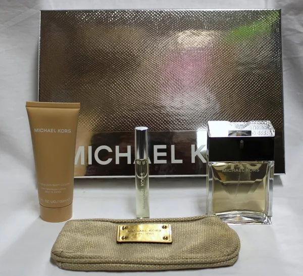 Michael Kors Gorgeous 4-Piece Holiday Gift Set