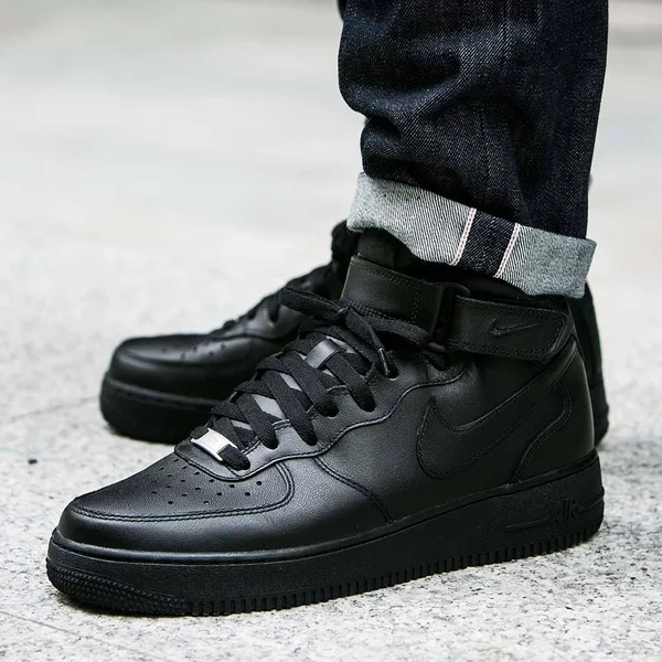 Nike Air Force 1 Mid &07 Men's Shoe Size 9 (Black)