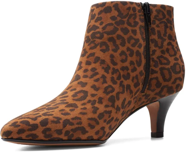 Women's Clarks Linvale Sea Ankle Bootie - Size: 6 Medium