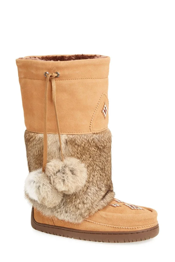 Manitobah Mukluks Women's Snowy Owl Suede Boot Oak 6