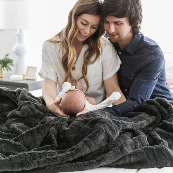 Saranoni Lush XL Throw Blanket - Charcoal