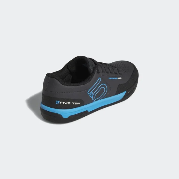Five Ten Freerider Pro Women's Flat Shoe: Carbon/Shock Cyan/Black 10.5