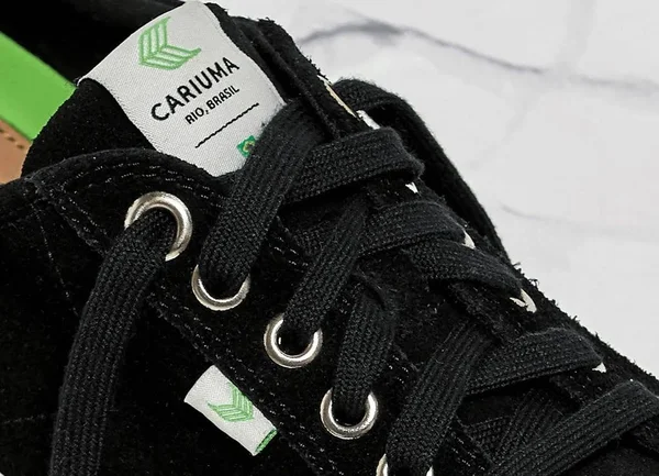 Cariuma Oca Low Black Suede Sneaker Women - Black