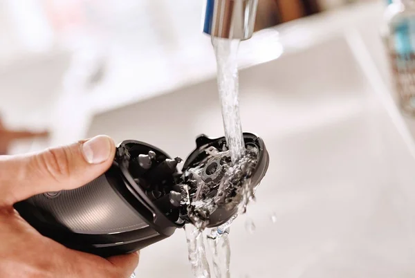 Norelco Comfort Cut Dry Electric Shaver, Black