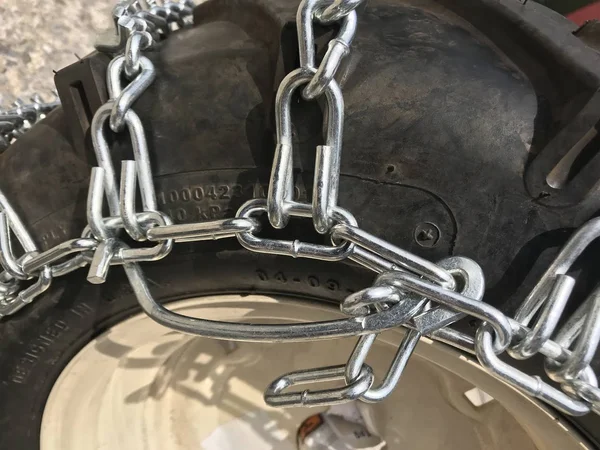 TireChain.com 5.30 x 6, 5.30 6 Heavy Duty V-Bar Tire Chains Set of 2