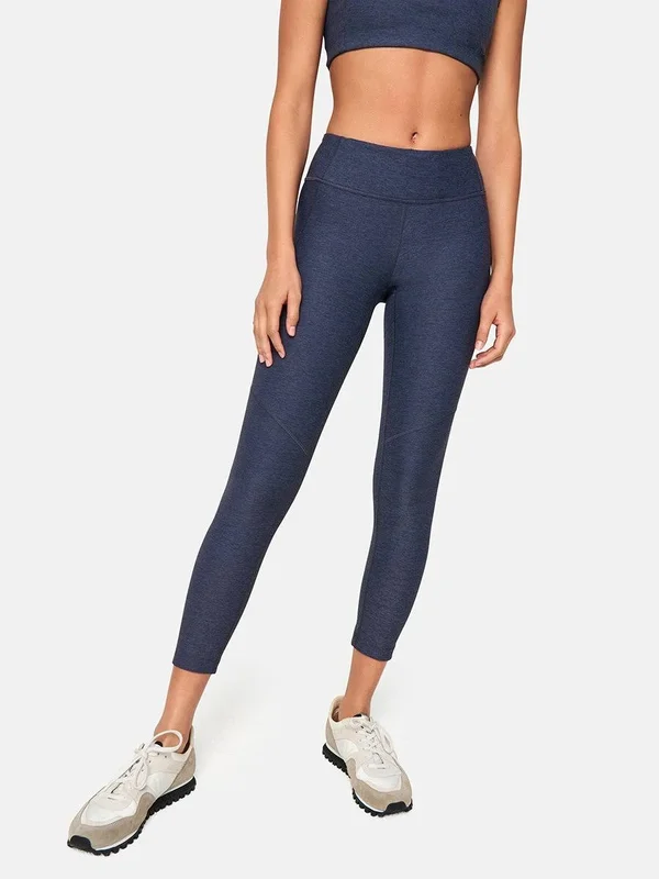 Warmup 3/4 Leggings in Navy - Outdoor Voices