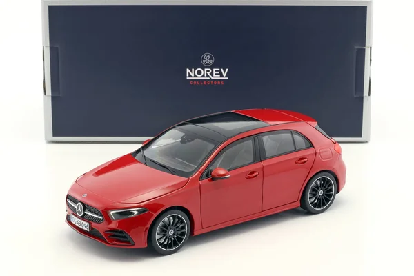 Norev - Mercedes-Benz A Klasse - 2018 - 1/18, Red