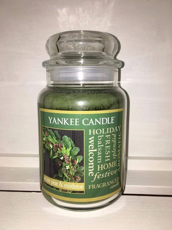 Yankee Candle Large Jar Candle, White Pine & Mistletoe