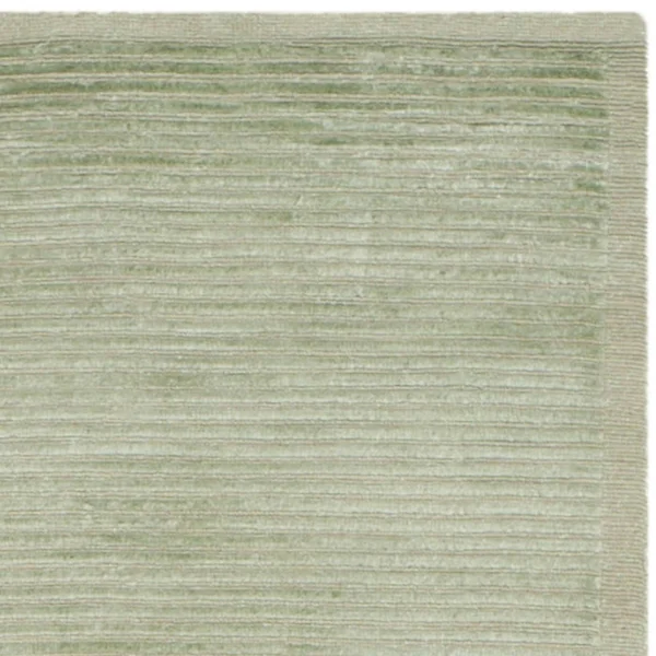 Safavieh Tibetan TB212E Coral Wool 4& x 6& Area Rug