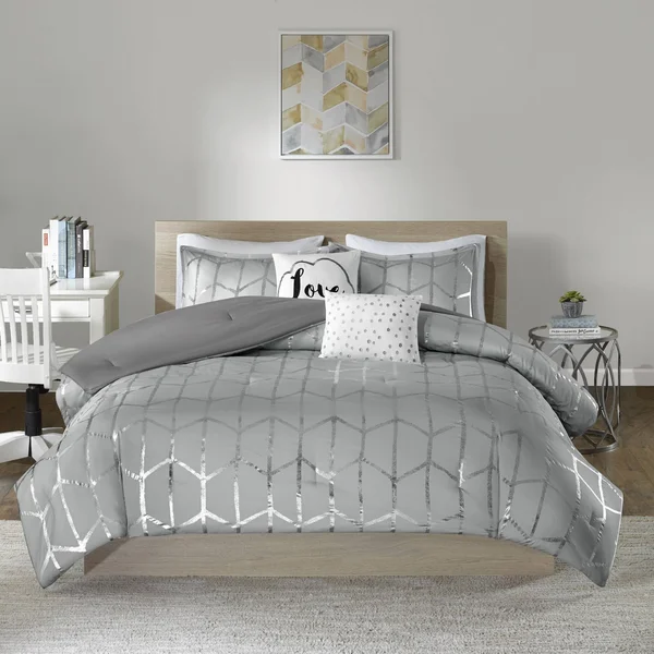 Intelligent Design Raina Metallic Printed Comforter Set - White/Silver - King