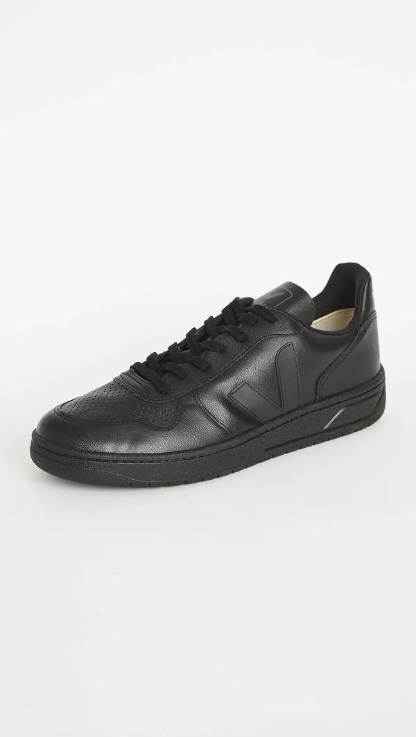 Veja V-10 - Black, Black Sole - US 11 - Men