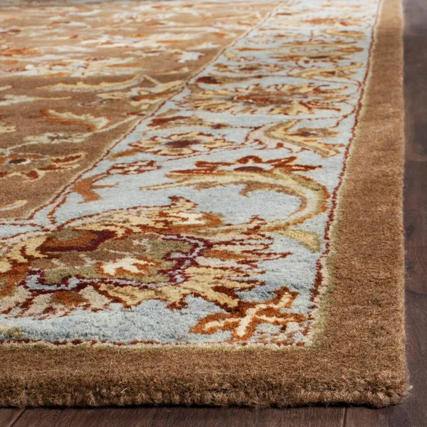 Safavieh Heritage Beige/Blue 6 ft. x 9 ft. Scalloped Area Rug