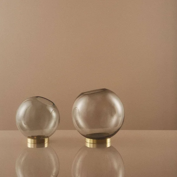 AYTM - Globe Vase - Black - Medium