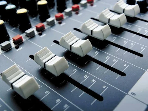 Soundcraft EPM6 6-Channel Mixer