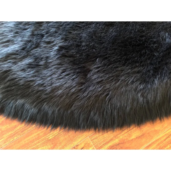 Silver Orchid Nansen Faux Sheepskin Oval Shape Shag Area Rug - 3& x 5& Oval - White w/Black Tips