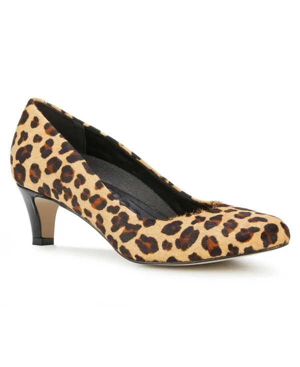 Walking Cradles Joy 6.5 Women's Leopard