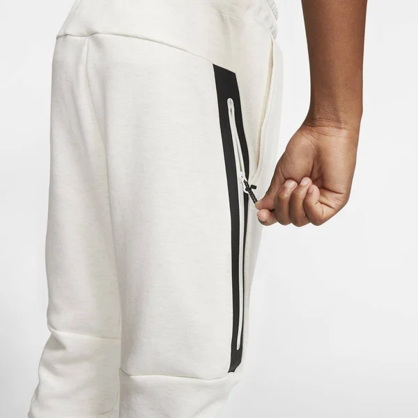 Nike Sportswear Big Kids& Tech Fleece Pants S