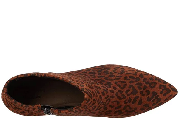 Women's Clarks Linvale Sea Ankle Bootie - Size: 6 Medium