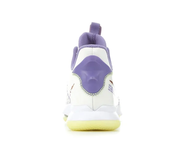 Nike Lebron Witness 5 Basketball Shoes in White/Summit White Size 8.5
