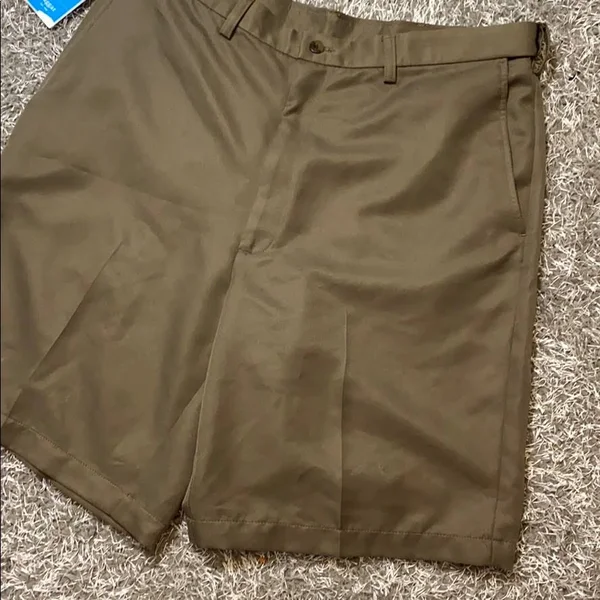 Haggar Men's Cool 18 Flat Front Shorts Bark, 36