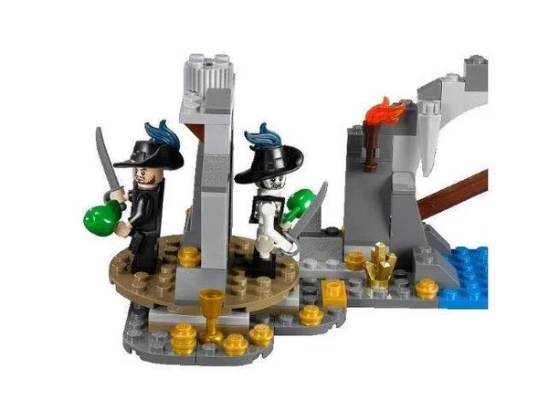LEGO 4181 Pirates of The Caribbean Isla de Muerta Set