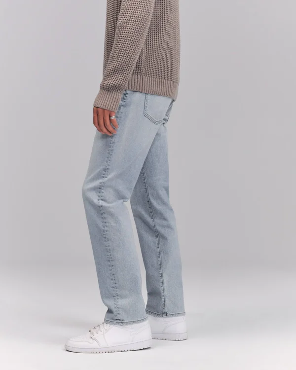 Men's Straight Jeans in Light Wash - Size 28 x 30, Abercrombie & Fitch