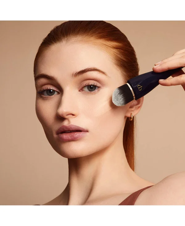Cle De Peau Beaute Radiant Fluid Foundation Natural Broad Spectrum SPF 25 - O