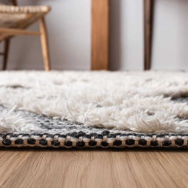 Safavieh Kenya Rug Collection KNY331Z - Black - Ivory - 4& x 6&