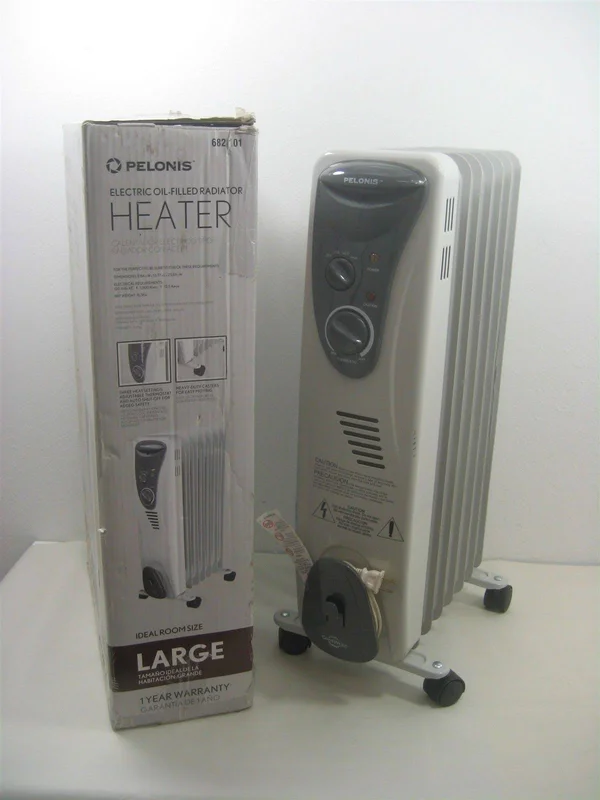Pelonis Electric Oil-Filled REDIATOR HEATER. White