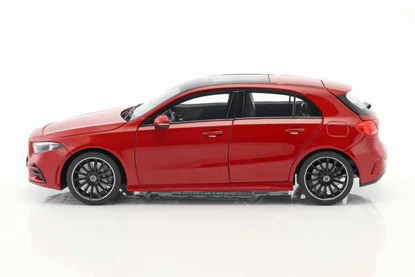 Norev - Mercedes-Benz A Klasse - 2018 - 1/18, Red