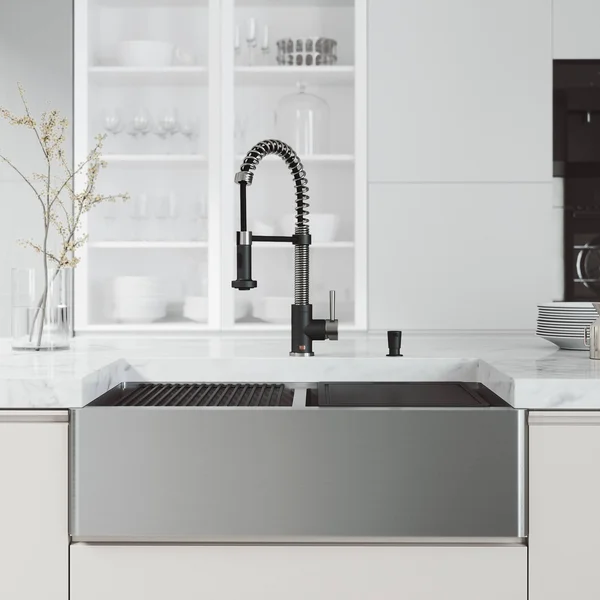 Vigo Oxford Stainless Steel 33 in Double Bowl Flat Farmhouse Apron-Front Workstation Kitchen Sink with Faucet and Accessories, S
